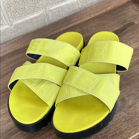 Sorel Roaming Sport Slide Neon Yellow Straps Size 9 - Picture 1 of 12